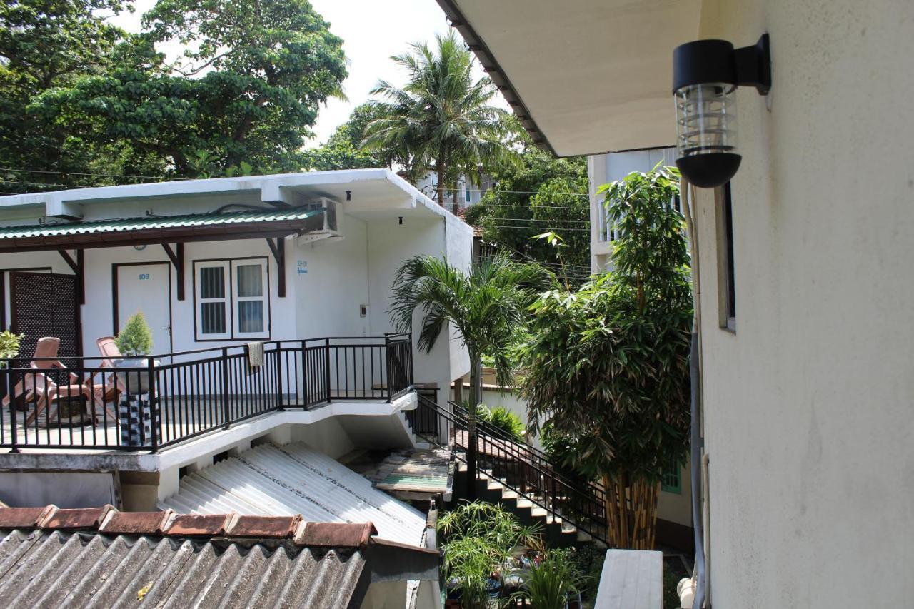 Blue Eyes Inn Unawatuna Exterior photo